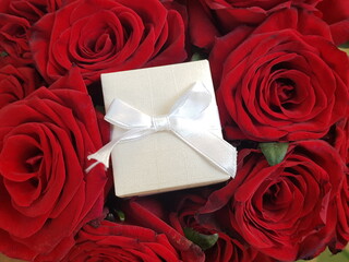 roses and box