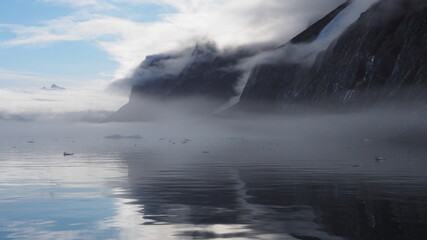 
Sofiekammen seen from the North-East. Hornsundtind in the background.
Norway, Svalbard, Hornsund.