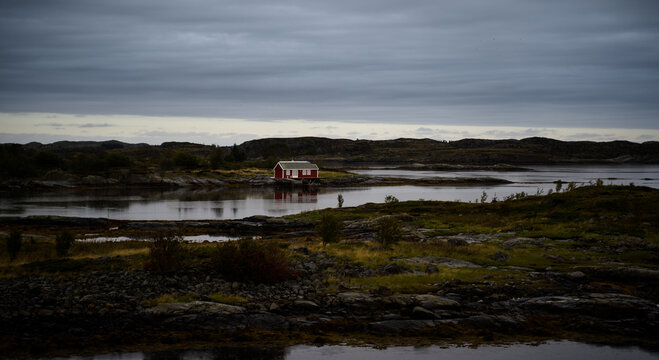 fisherhouse by the lake in noway landscape