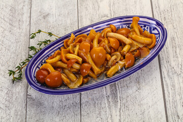 Pickled honey agaric