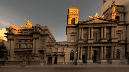 Fototapeta premium Catedral y Diario