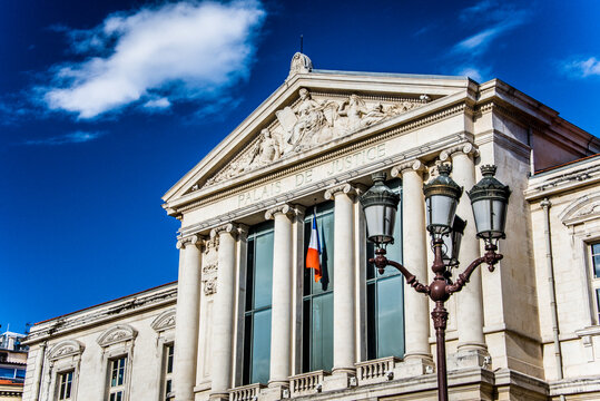 Fa&ccedil;ade du Palais de Justice de Nice (France)
