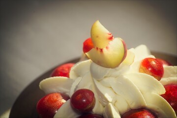 Saint Honor&eacute; p&egrave;che