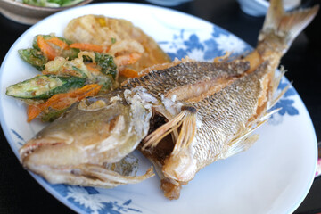 魚のから揚げ