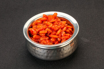 Baked kidney with tomato and pepper