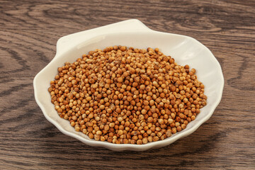Coriander seeds in the bowl