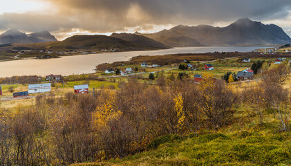 Panorama B&oslash;stad na wyspie Vestv&aring;g&oslash;ya należącej do archipelagu Lofoty w Norwegii