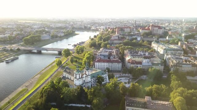 Krak&oacute;w Wawel i Kości&oacute;ł z powietrza - Zach&oacute;d Słońca
