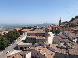 Fototapeta na wymiar Blick aus der Seilbahn in San Marino