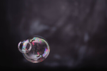 burbujas pompas de jabón de colores con fondo negro cordoba argentina