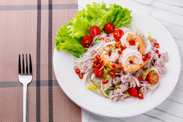 Spicy glass noodles with minced pork and shrimp