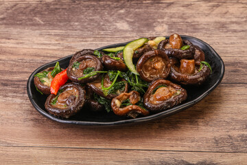 Marinated shiitake mushrooms with herbs