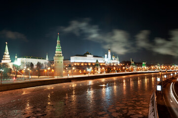 Obraz premium Russia, Moscow, 15.12.2012. view of the winter Kremlin at night