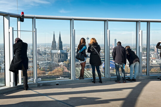 Blick von oben auf  K&ouml;ln und Dom