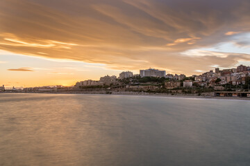 People surfing in the Plaza del Anfiteatro in Tarragona in the summer of 2020.