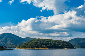 Fototapeta na wymiar Zaovine lake in Serbia
