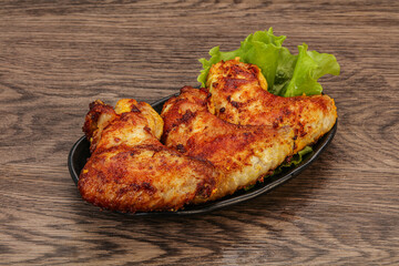 Roasted chicken wings with spices