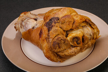 Baked pork knuckle with spices