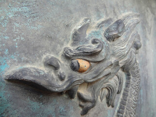 Fototapeta na wymiar 西宮戎神社の龍の彫刻