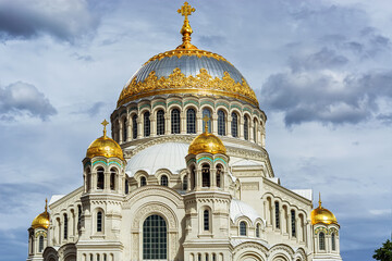 Fototapeta premium Domes of St. Nicholas Cathedral.