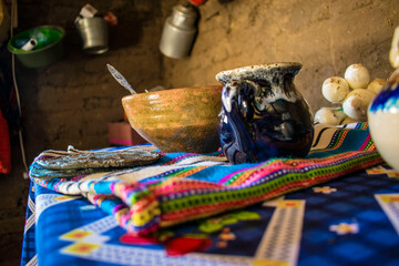 plato típico maya de cajola con tela típica de colores 