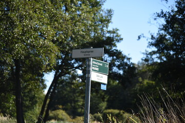 Schilder an einem Kanal im Spreewald: 