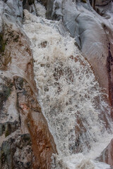 Piedras, nubes y agua