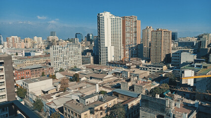 Fototapeta na wymiar Ciudad en perspectiva. Santiago de Chile en pandemia por el coronavirus.