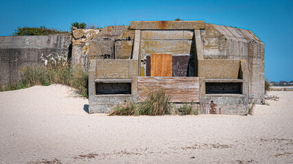 abandoned house in the desert