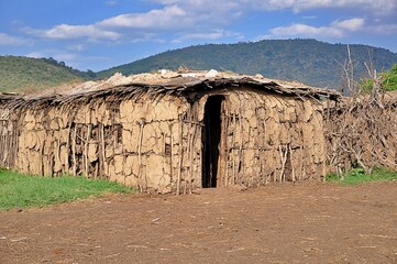 Tradycyjne domostwo w wiosce Masajów. Kenia (Masai Mara)  © Lancan