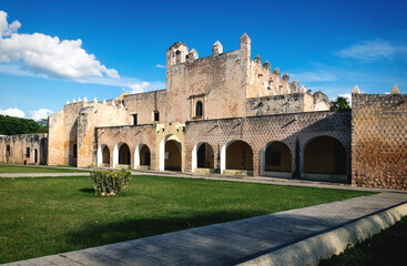 Fototapeta premium Facade of the Convent de San Bernardino de Siena in Valladolid, Yucatan, Mexico
