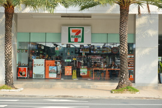 7 Eleven Convenience Store Facade