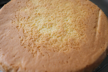 デコレーション前のスポンジケーキ