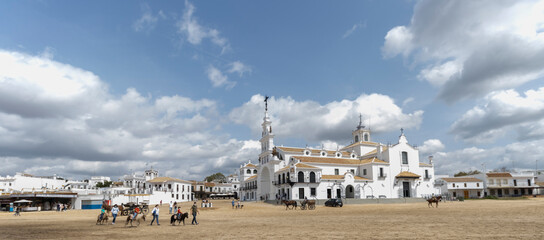 la ermita de la virgen del rocio. visitada por millones de creyente 