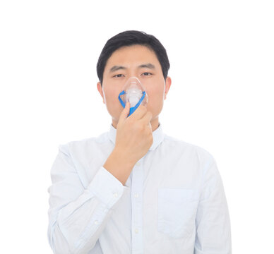Patients with respiratory diseases are doing nebulization treatment