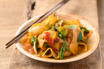 Spicy ripe papaya salad (Som tum Luang prabang), Laos style