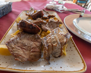 una parrillada de carne iberica. Un plato muy demandado en el sur de España