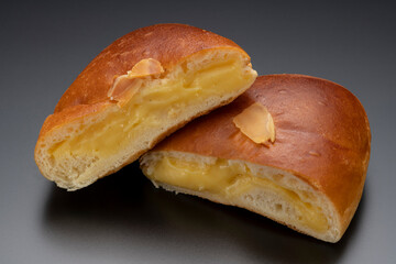 クリームパン