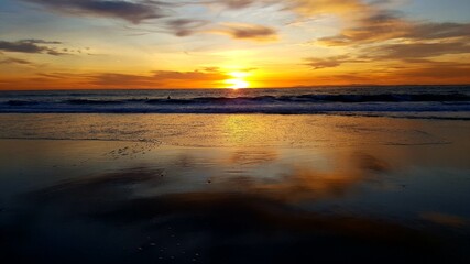 Fototapeta na wymiar sunset at the beach