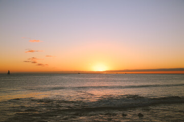 Fototapeta na wymiar Sunset at Ala Moana Regional Park, Honolulu, Oahu, Hawaii