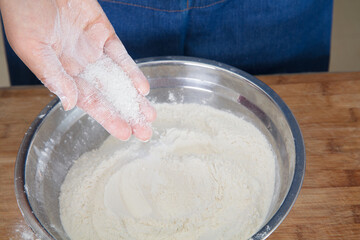 Put the sugar in the basin