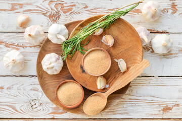 Aromatic powdered garlic on table