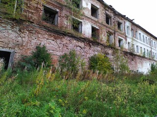 Fototapeta na wymiar old abandoned building of monastery