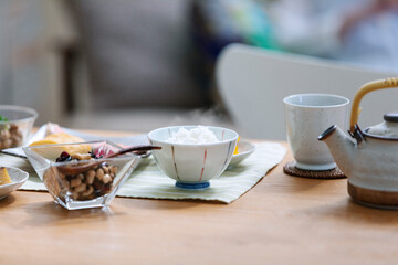 食卓の上の朝食