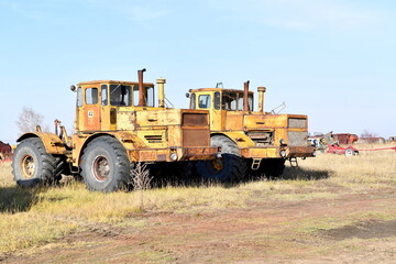 truck, construction, equipment, bulldozer, heavy, tractor, machine, industry, vehicle, machinery, big, yellow, wheel, transportation, loader, mining, road, industrial, dump, transport, dumper, excavat