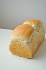 食パン　カフェ　余白　コピースペース　白背景　シンプルナチュラル