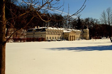Nałęcz&oacute;w, Uzdrowisko, Sanatorium, Park, Pawilon