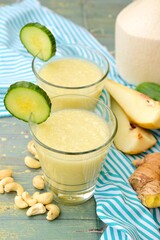 Cucumber pear juice with ginger, cashew nuts and coconut water