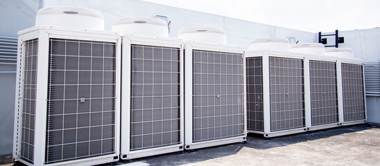 System of central conditioning set on the roof of the building