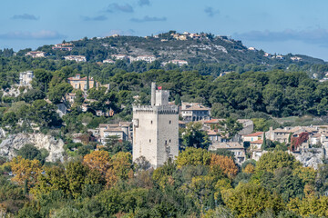 Fototapeta na wymiar Château près d'Avignon